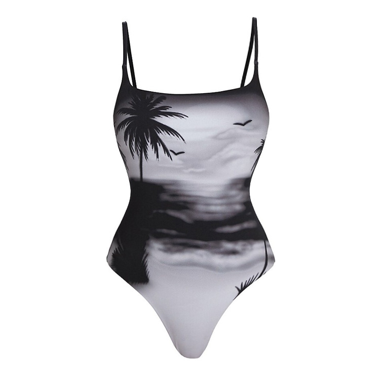 Бански костюм за едно парче с комплект обвивна пола и залезен принт; материя: нейлон 90%, подплата: полиестер 85%; чашки с подплата без метална опора