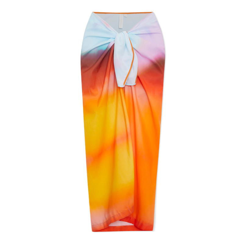 Бански костюм за едно парче с комплект обвивна пола и залезен принт; материя: нейлон 90%, подплата: полиестер 85%; чашки с подплата без метална опора