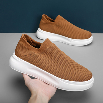 Uniszex sportcipők, hálós felsőrésszel, légáteresztő, EVA talp, kerek orr.