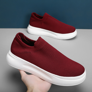 Uniszex sportcipők, hálós felsőrésszel, légáteresztő, EVA talp, kerek orr.