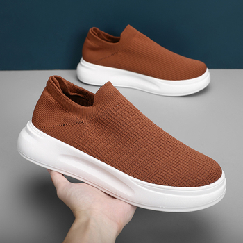 Uniszex sportcipők, hálós felsőrésszel, légáteresztő, EVA talp, kerek orr.