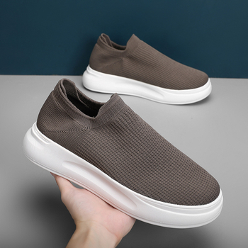 Uniszex sportcipők, hálós felsőrésszel, légáteresztő, EVA talp, kerek orr.