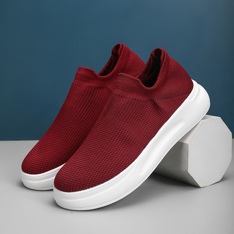 Uniszex sportcipők, hálós felsőrésszel, légáteresztő, EVA talp, kerek orr.