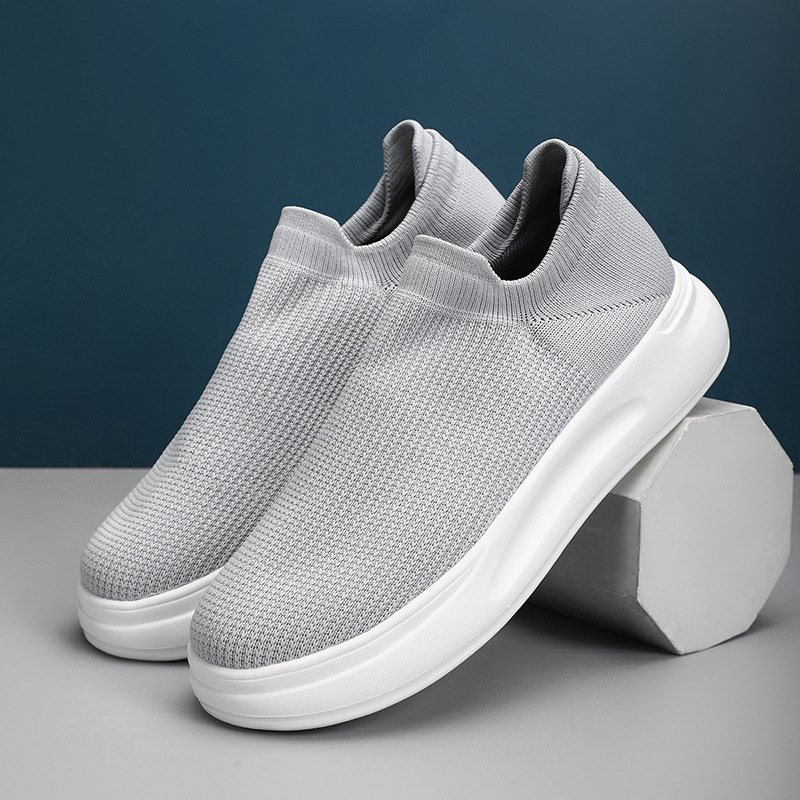 Uniszex sportcipők, hálós felsőrésszel, légáteresztő, EVA talp, kerek orr.