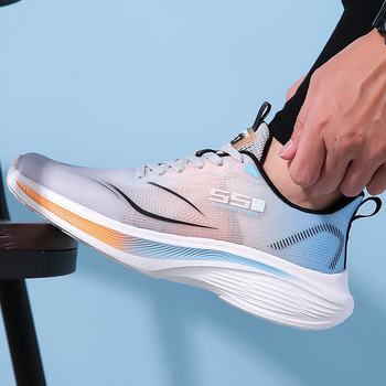 Ανδρικά αθλητικά παπούτσια με διαπνέον επάνω μέρος από πλέγμα, αντιολισθητική σόλα από καουτσούκ, ελαφριά κατασκευή με απορροφητή κραδασμών