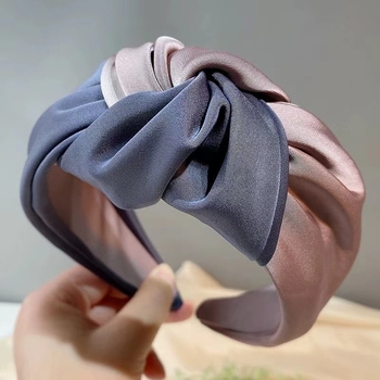 Obruč za kosu sa srednjim čvorom, materijal: tkanina, ručna izrada, minimalistički stil, ženski dodatak, jesen 2024