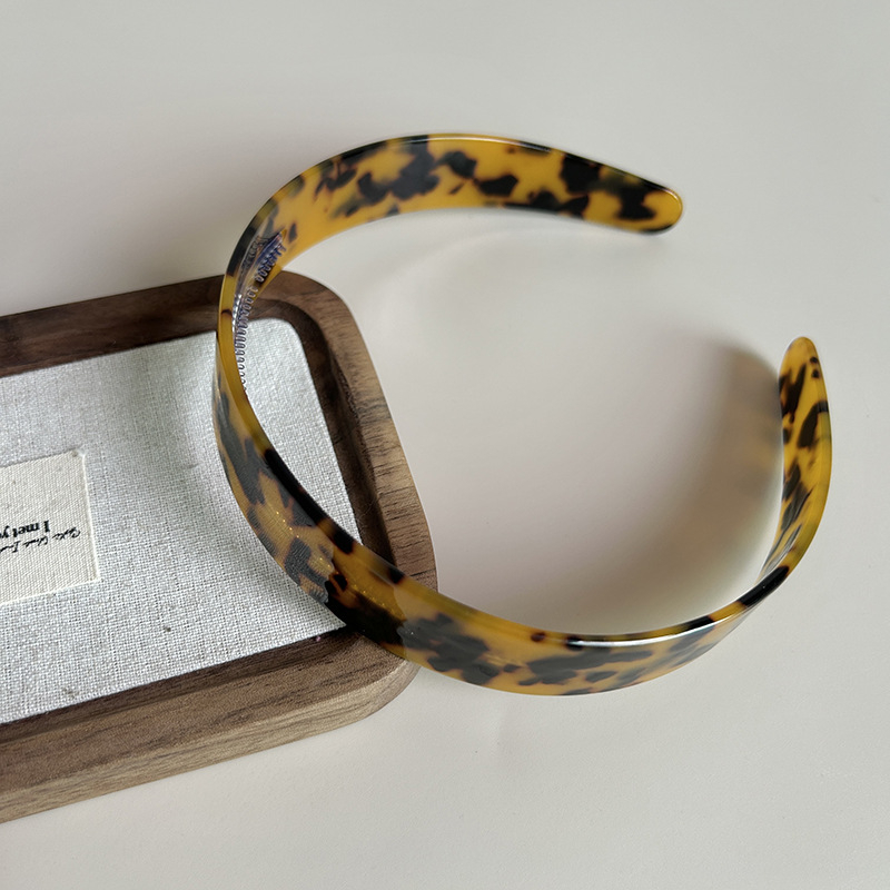Traka za kosu s zobima, protuklizna, korejskog stila leopard uzorak – materijal: ploča octene kiseline, ručna izrada, za žene