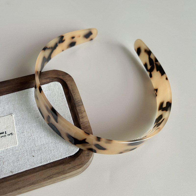 Traka za kosu s zobima, protuklizna, korejskog stila leopard uzorak – materijal: ploča octene kiseline, ručna izrada, za žene