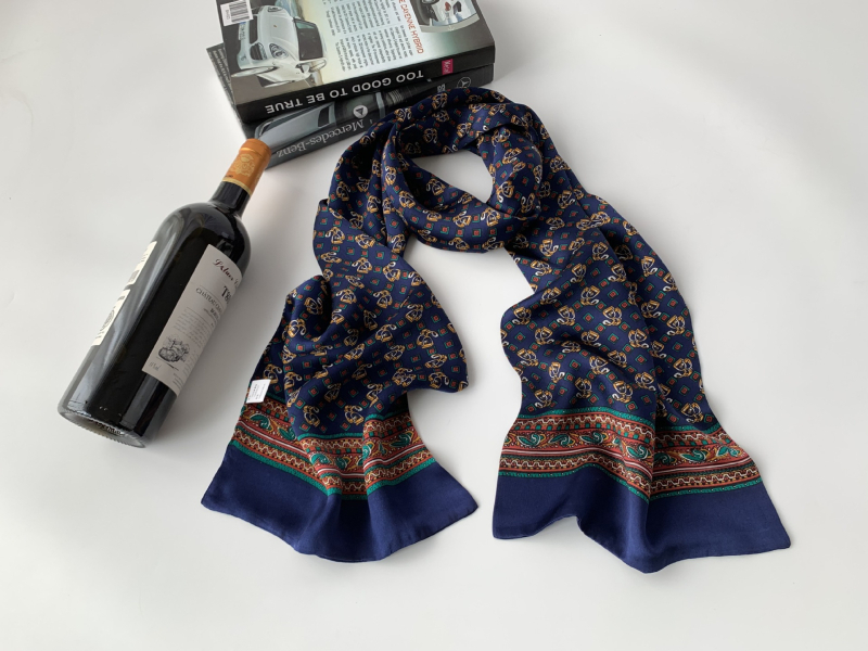 Мъжки шал от Mulberry коприна – Hangzhou произход, средна дължина, есен 2023, стил за градско делово ежедневие