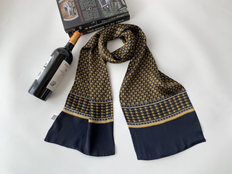 Мъжки шал от Mulberry коприна – Hangzhou произход, средна дължина, есен 2023, стил за градско делово ежедневие