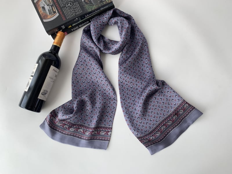 Мъжки шал от Mulberry коприна – Hangzhou произход, средна дължина, есен 2023, стил за градско делово ежедневие