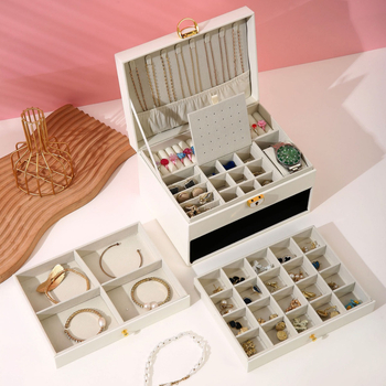 Κουτί κοσμημάτων με τριεπίπεδη κατασκευή από συνθετικά υλικά για αποθήκευση κοσμημάτων