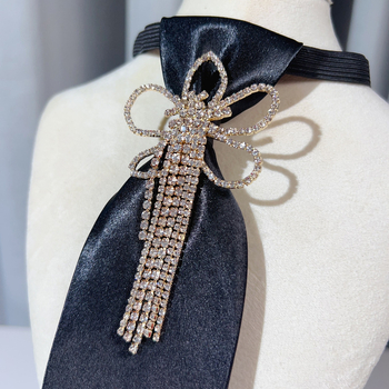 Ženski cvijet za ovratnik s kristalnim resicama, satenski završetak, poliestersko vlakno, cvjetni uzorak, moderan stil
