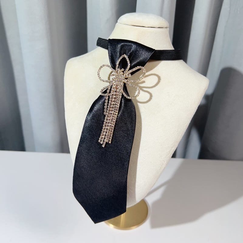 Ženski cvijet za ovratnik s kristalnim resicama, satenski završetak, poliestersko vlakno, cvjetni uzorak, moderan stil