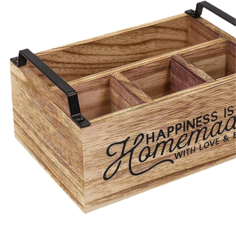 Fából készült evőeszköz-tároló doboz (természetes fa; ezüstös gravírozás; modell: Fa doboz; márka: Wohemu)