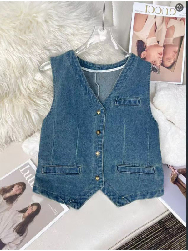 Džinsinis liemenėlis-topas su V kaklu, trumpas ilgis 40–50 cm, medvilnės-poliesterio džinsas, mygtukų uždarymas