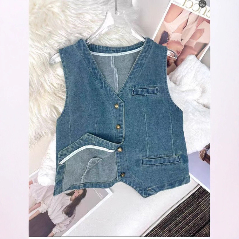 Džinsinis liemenėlis-topas su V kaklu, trumpas ilgis 40–50 cm, medvilnės-poliesterio džinsas, mygtukų uždarymas