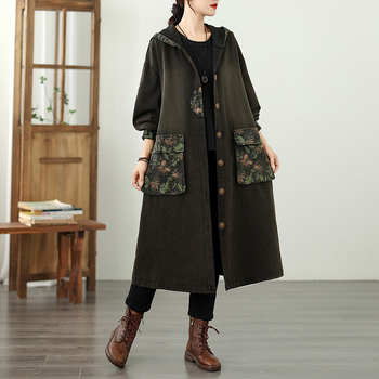 Γυναικείο τζιν μπουφάν με κουκούλα, μακρύ μήκος 80–100 εκ., φαρδιά γραμμή, patchwork σχέδιο, μείγμα πολυεστέρα-ντένιμ