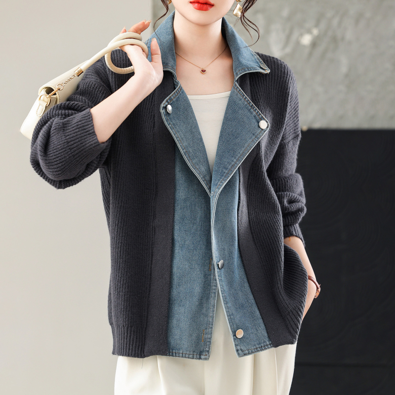 Megztas kardiganas su švarko apykakle, spalvų blokas, tvirtas mezginys, akrilas–poliesterio mišinys, ilgos rankovės, laisvas siluetas