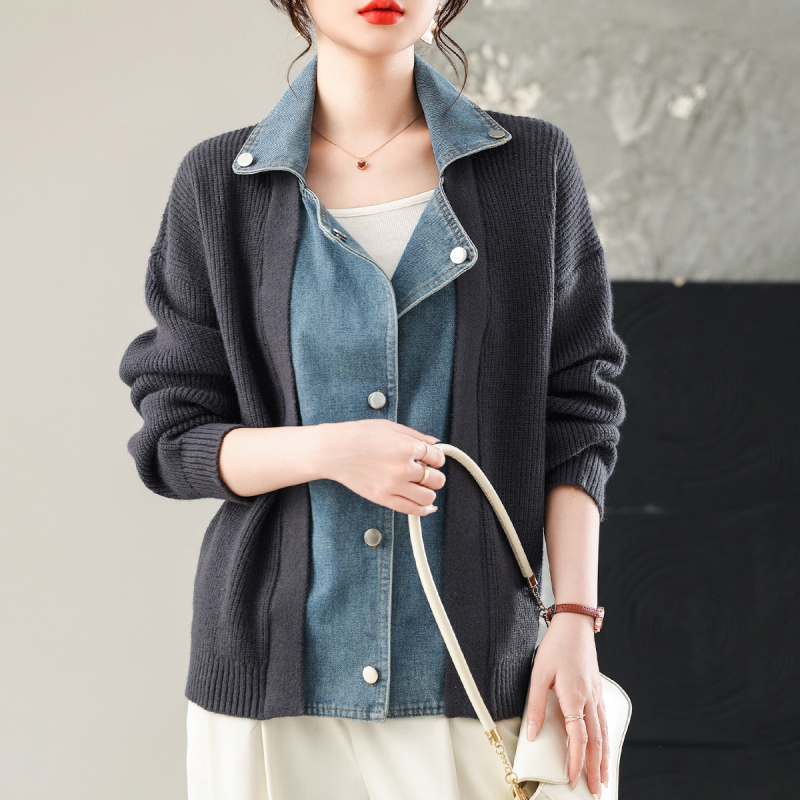 Megztas kardiganas su švarko apykakle, spalvų blokas, tvirtas mezginys, akrilas–poliesterio mišinys, ilgos rankovės, laisvas siluetas