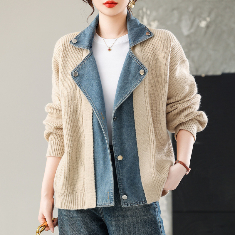 Megztas kardiganas su švarko apykakle, spalvų blokas, tvirtas mezginys, akrilas–poliesterio mišinys, ilgos rankovės, laisvas siluetas