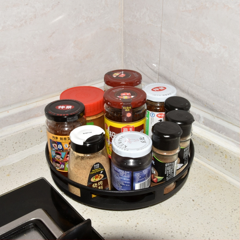 Daudzslāņu rotējošs garšvielu statīvs un virtuves uzglabāšanas plaukts darba virsmas stūrī – bez uzstādīšanas, oglekļa tērauds, mūsdienīgs minimālisma stil, 2023. gada izlaišana