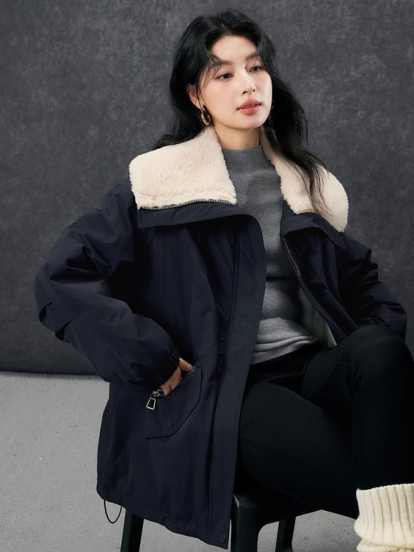 Sieviešu jaka Korejas stilā, bieza ar kapuci, pildījums no zīdkoka un kokvilnas, rāvējslēdzējs priekšā, vidēja garuma, poliestera audums