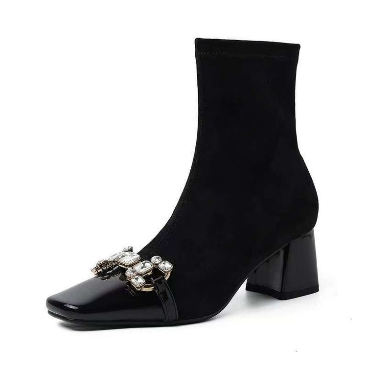 Moterų velūro trumpų batų su kvadratine nosimi, storu kulnu, 6–8 cm kulno aukštis, šoninis užtrauktukas