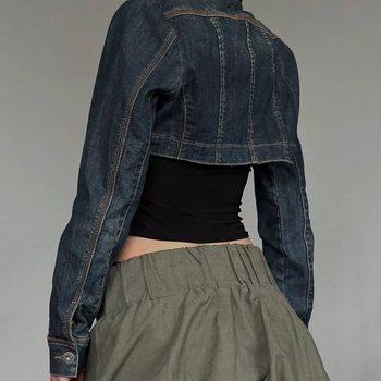 Τζιν μπουφάν με ακανόνιστο τελείωμα, στάσιμος γιακάς, μακριά μανίκια, κοντή γραμμή