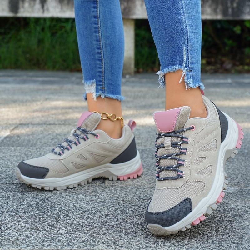 Uniszex túracipő (felsőrész PU + háló; talp: kompozit; zárás: fűzés; belső talp PU; kerek orr)