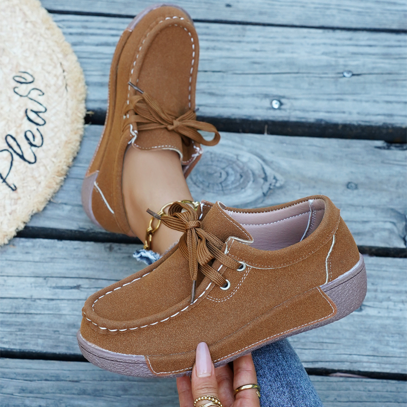 Moteriški kasdieniai bateliai su rocker padu, nubuk viršutė, vidinė aukštį didinanti įdėklas, priekyje raišteliai, gumos padas