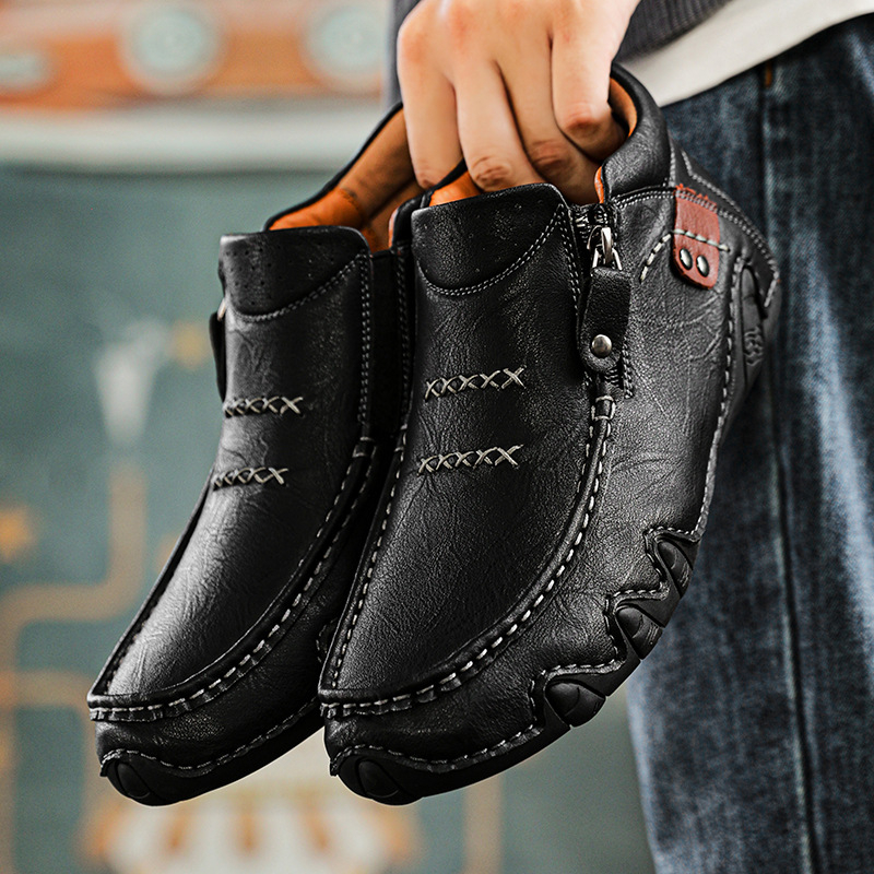 Férfi Chelsea bakancs kézzel varrt felsőrésszel, ultra-fiber bőrből, oldalsó cipzárral, téli használatra, gumitalp