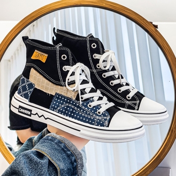 Vīriešu augstās platna kedas - Augšējā daļa: kanvas, Aizvērums: šņorēm, Zole: injektēta PVC, Iekšējā zole EVA