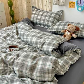 Četrdaļīgs poliestera gultas veļas komplekts - reaktīvā drukāšana un krāsošana, plakano palagu stils, svars zem 500 g