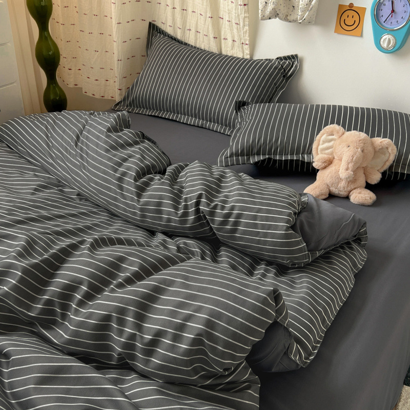 Četrdaļīgs poliestera gultas veļas komplekts - reaktīvā drukāšana un krāsošana, plakano palagu stils, svars zem 500 g