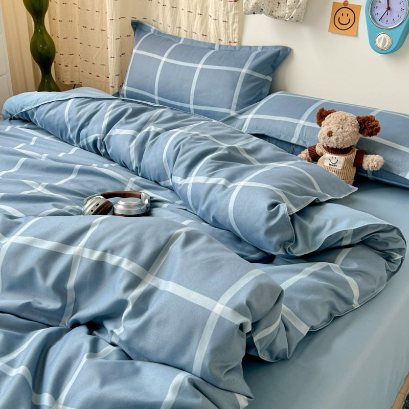 Četrdaļīgs poliestera gultas veļas komplekts - reaktīvā drukāšana un krāsošana, plakano palagu stils, svars zem 500 g