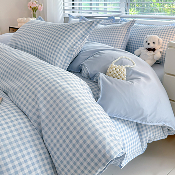 Aloe kokvilnas gultas veļas četrdaļīgs komplekts ar svītru un ģeometrisku rakstu; reaktīvā drukāšana un krāsošana; plakans lakts stils, mūsdienīgs minimālismus