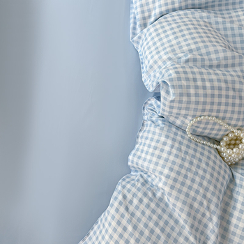 Aloe kokvilnas gultas veļas četrdaļīgs komplekts ar svītru un ģeometrisku rakstu; reaktīvā drukāšana un krāsošana; plakans lakts stils, mūsdienīgs minimālismus