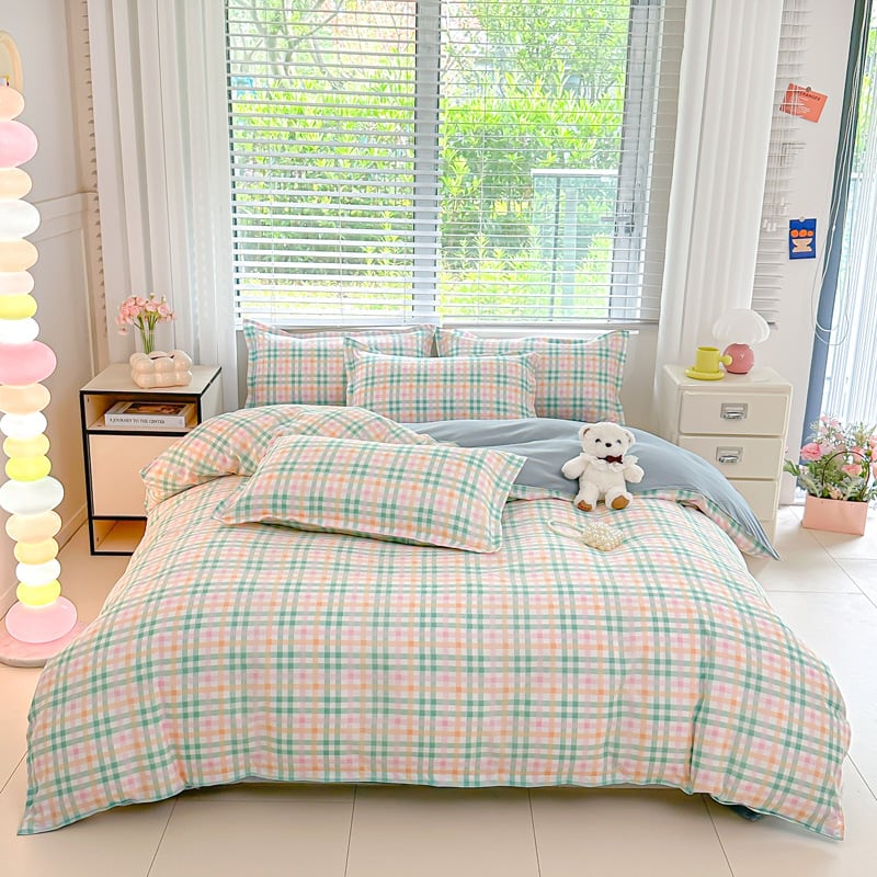 Aloe kokvilnas gultas veļas četrdaļīgs komplekts ar svītru un ģeometrisku rakstu; reaktīvā drukāšana un krāsošana; plakans lakts stils, mūsdienīgs minimālismus