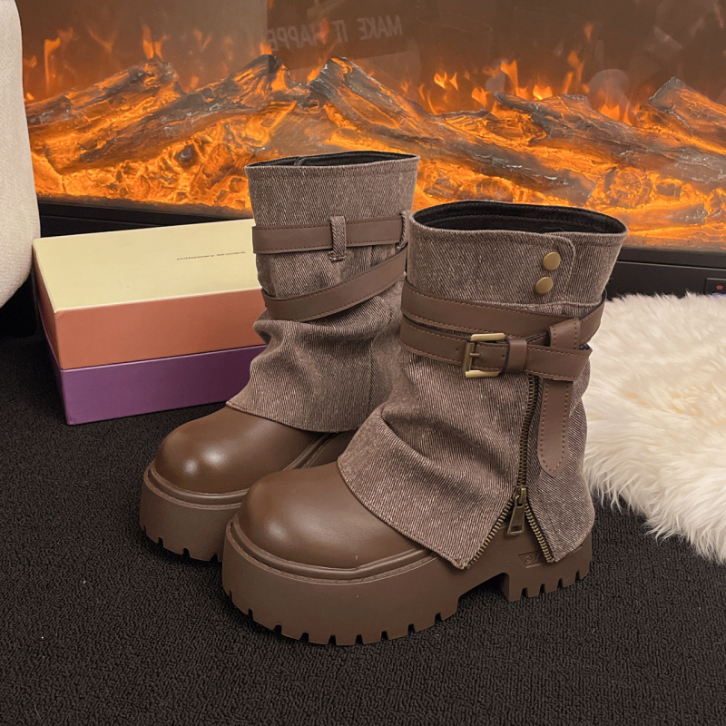 Moteriški vintage batai su mikropluošto viršutine dalimi, gumine padas, žemas šarvas, apvali nosis, vidutinio aukščio kulnas (3–5 cm), aukštis didinantis, atsparūs vandeniui, neslidūs