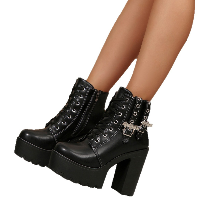 Moteriški Martin batai iš dirbtinės odos, vidutinio ilgio blauzda, masyvus aukštas kulnas (>8 cm), apvali nosis, slip-on uždarymas