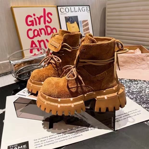 Moteriški mados auliniai batai iš mikropluošto odos, gumos padas, aukštas šarvas, apvali nosis, žemas kulnas 1–3 cm