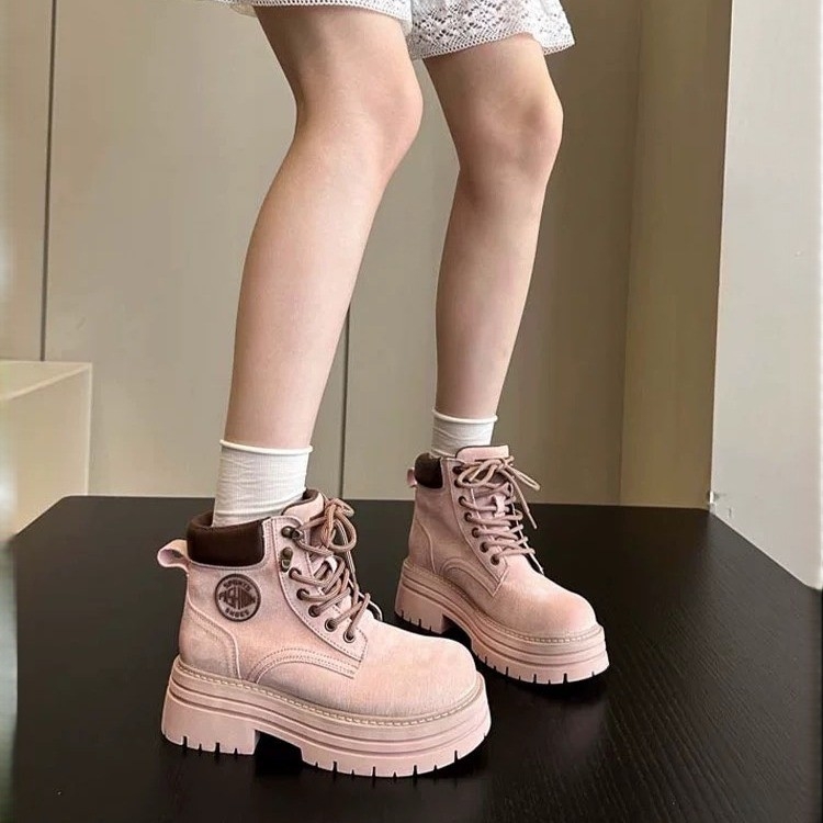 Sieviešu Martin zābaki, augšpuse no nubuk velūra, zole no gumijas, vidēja garuma kāja, apaļa purns, šņorēšana