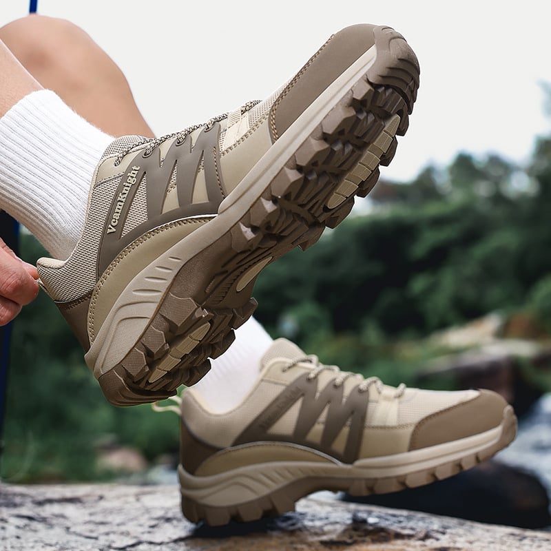 Vyriški žygio bateliai su tinklo viršutine dalimi - žemas profilio, priekinis raišteliavimas, atsparus slydimui guminis padas, guminė vidurinė padanga, tinka žiemai ir rudeniui