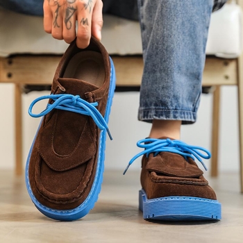 Ανδρικά αθλητικά παπούτσια με τετράγωνη μύτη, επάνω μέρος από μετάξι, φιδιού μοτίο, επένδυση από γούνα προβάτου, συνθετική σόλα