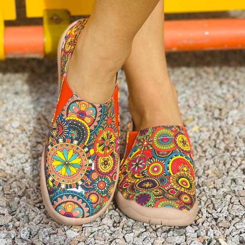 Moteriški sportiniai bateliai su žemu viršumi ir apvalia nosimi, veliūro viršus, kanapių pintas padas, tinkami visiems sezonams