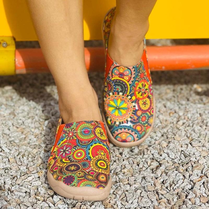 Moteriški sportiniai bateliai su žemu viršumi ir apvalia nosimi, veliūro viršus, kanapių pintas padas, tinkami visiems sezonams