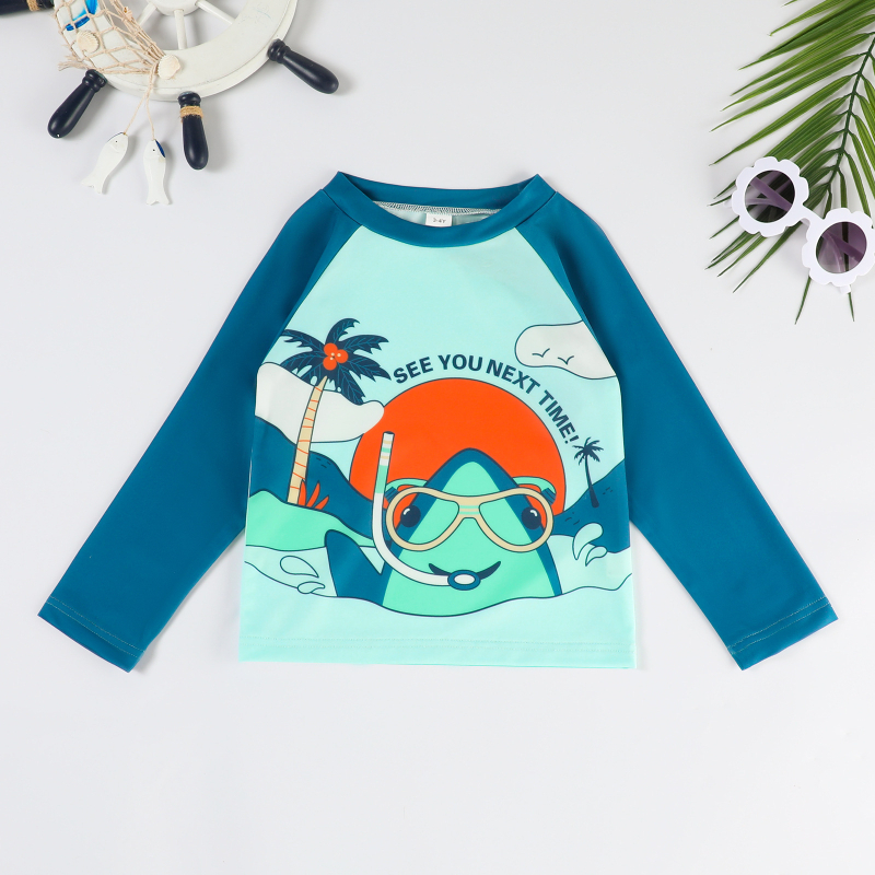 Παιδικό σετ μαγιό δύο τεμαχίων με μακριά μανίκια, εκτύπωση καρχαρία, στρογγυλός λαιμός, ελαφρύ ύφασμα πολυεστέρα 100%.