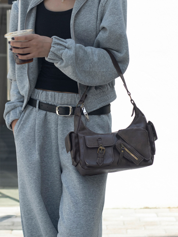 PVC-ból készült motorkerékpár táska cipzáras záródással, poliészter bélés, rejtett cipzáras zseb, egy vállpánttal — MS074