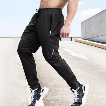 Vyriski laisvalaikio sportinės kelnės iš ice silk audinio, laisvo kirpimo, vidutinio aukščio liemuo su diržu, raištelių užsegimas, kvėpuojančios ir drėgmę šalinančios